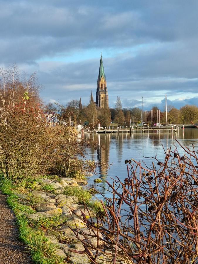 Ferienwohnung Schleiloge Mit Panoramablick Auf Die Schlei Schleswig Extérieur photo