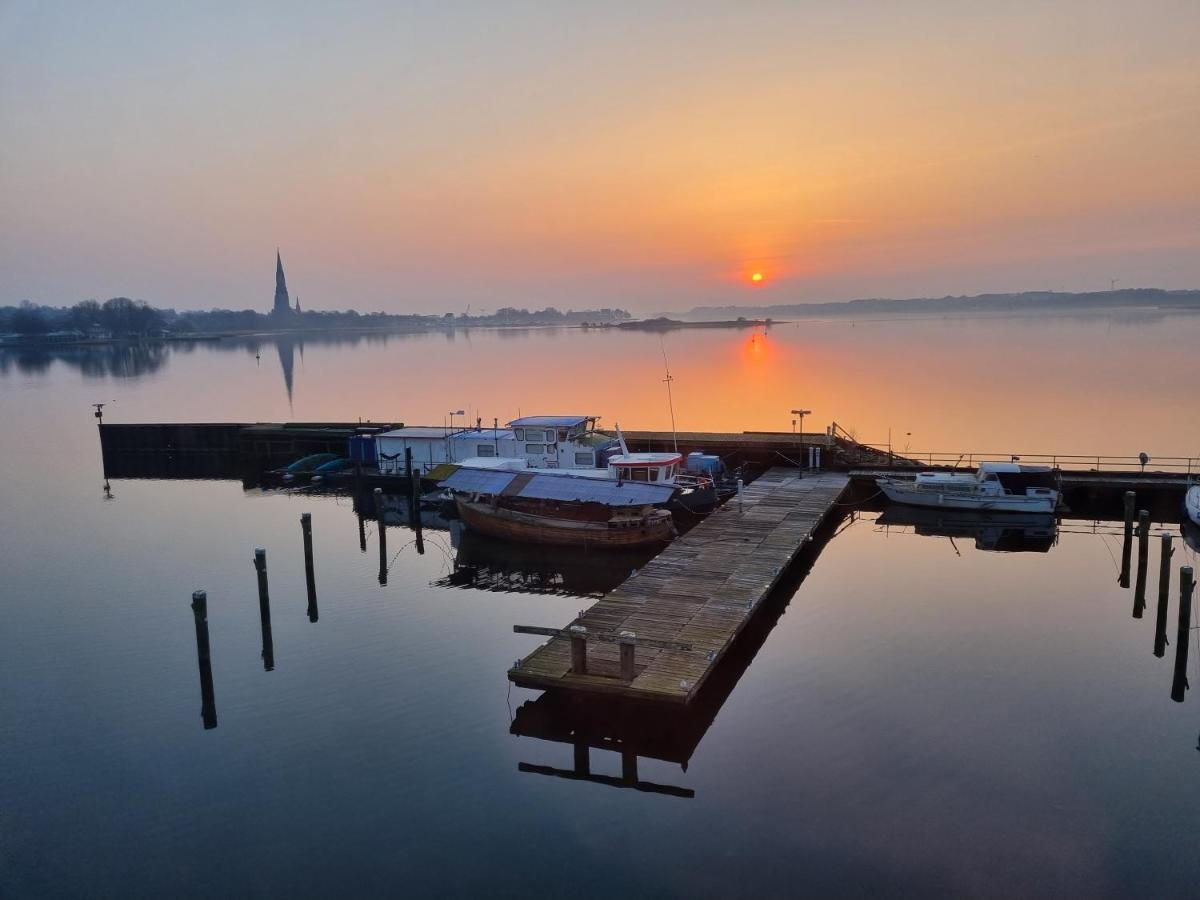 Ferienwohnung Schleiloge Mit Panoramablick Auf Die Schlei Schleswig Extérieur photo